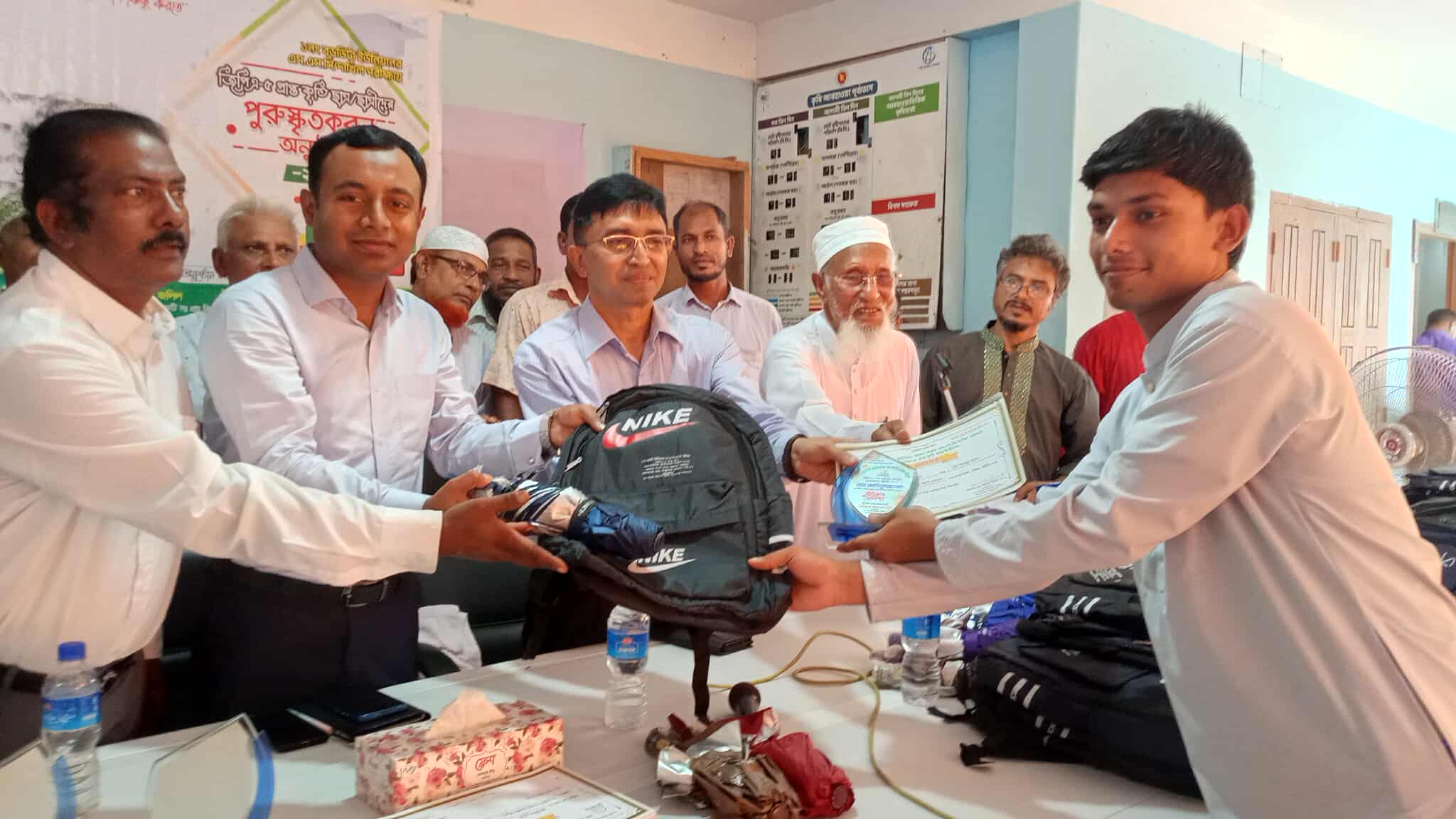 কৃতি শিক্ষার্থী সংবর্ধনা ও পুরস্কার বিতরণ
