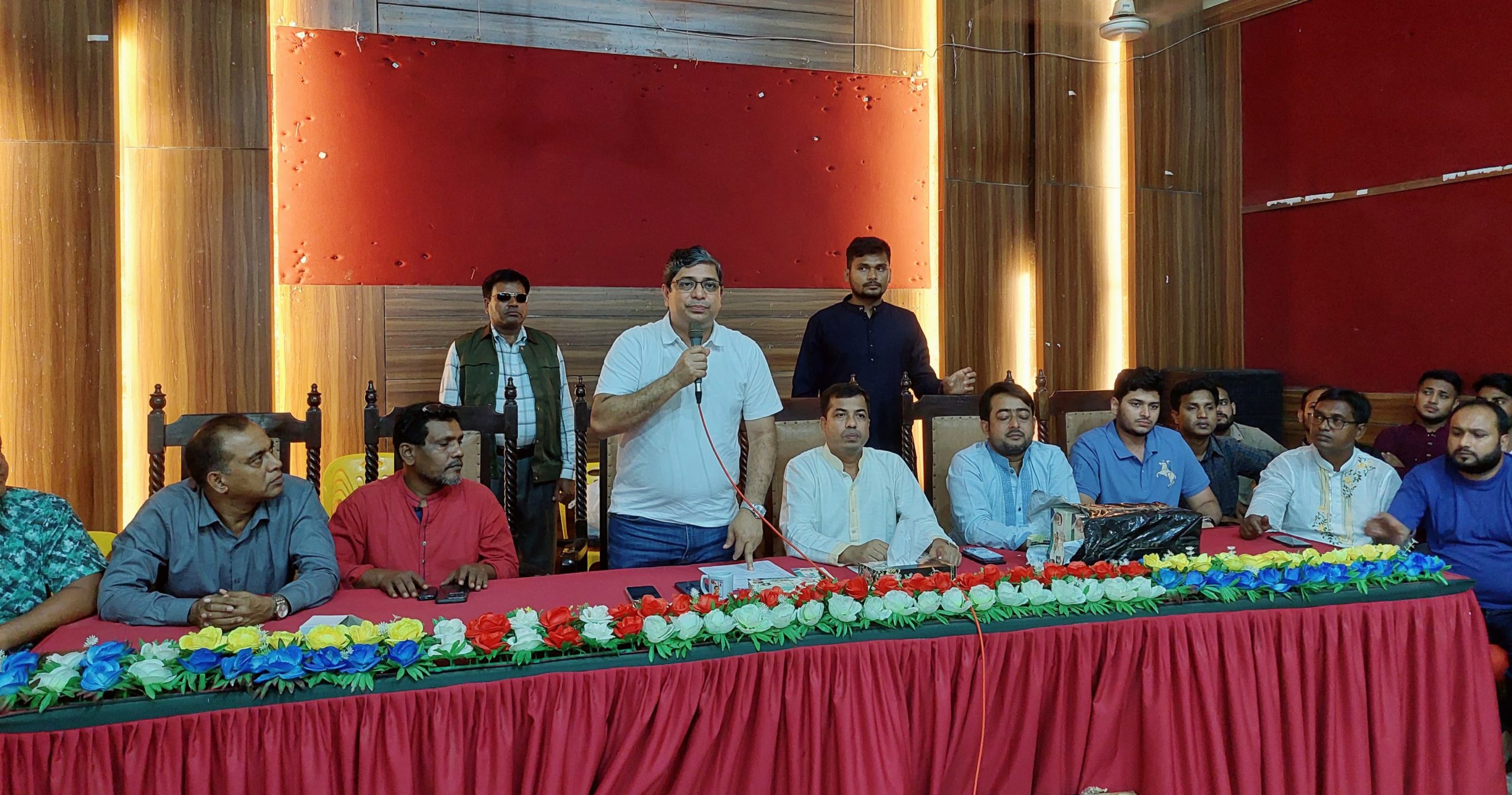 শিবগঞ্জে ধানের শীষের বিজয় নিশ্চিত করতে যুবদল,স্বেচ্ছাসেবক দল ও ছাত্রদলের যৌথ সভা