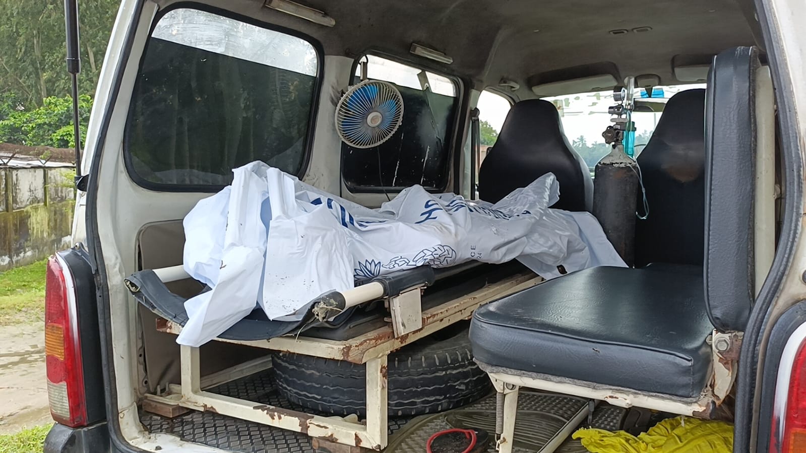 মহাসড়কে অজ্ঞাত নারীর লাশ উদ্ধার