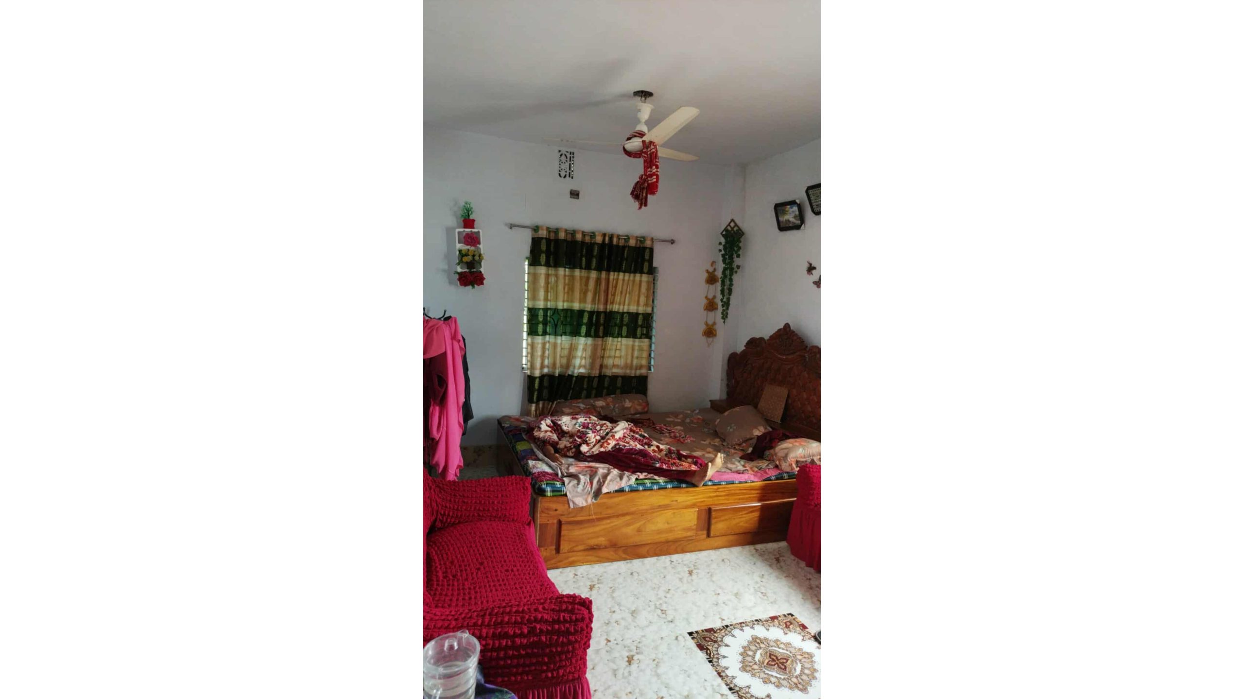 দুপচাঁচিয়ায় গলায় ফাঁস দিয়ে গৃহবধুর আত্মহত্যা