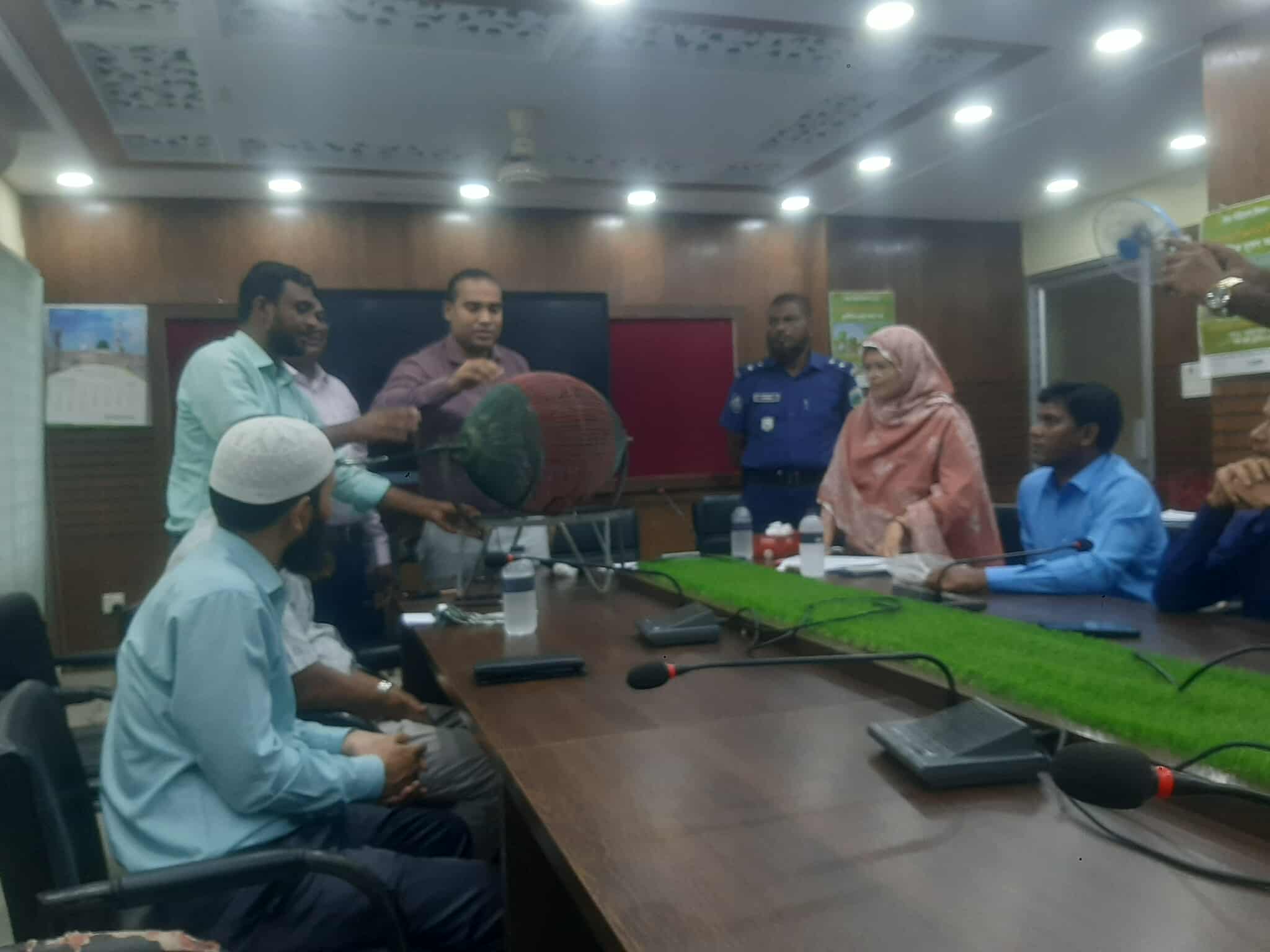 আত্রাইয়ে খাদ্যবান্ধব কমর্সূচিতে ১৪ জন ডিলার নিয়োগ