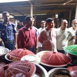 সিরাজগঞ্জে ভোক্তা অধিকারের ভ্রাম্যমাণ অভিযানে খাবারের মান রক্ষার আহ্বান