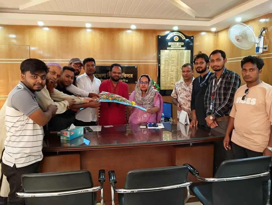 রাণীশংকৈলে নবাগত ইউএনও’র সঙ্গে উপজেলা প্রেসক্লাবের শুভেচ্ছা বিনিময়