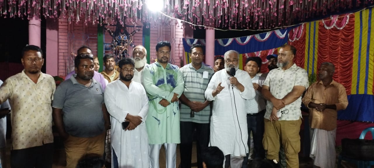 কালী পূজা উপলক্ষে নীলফামারীর কিশোরগঞ্জে পূজা মণ্ডপ পরিদর্শন করলেন আলহাজ্ব আব্দুল গফুর সরকার