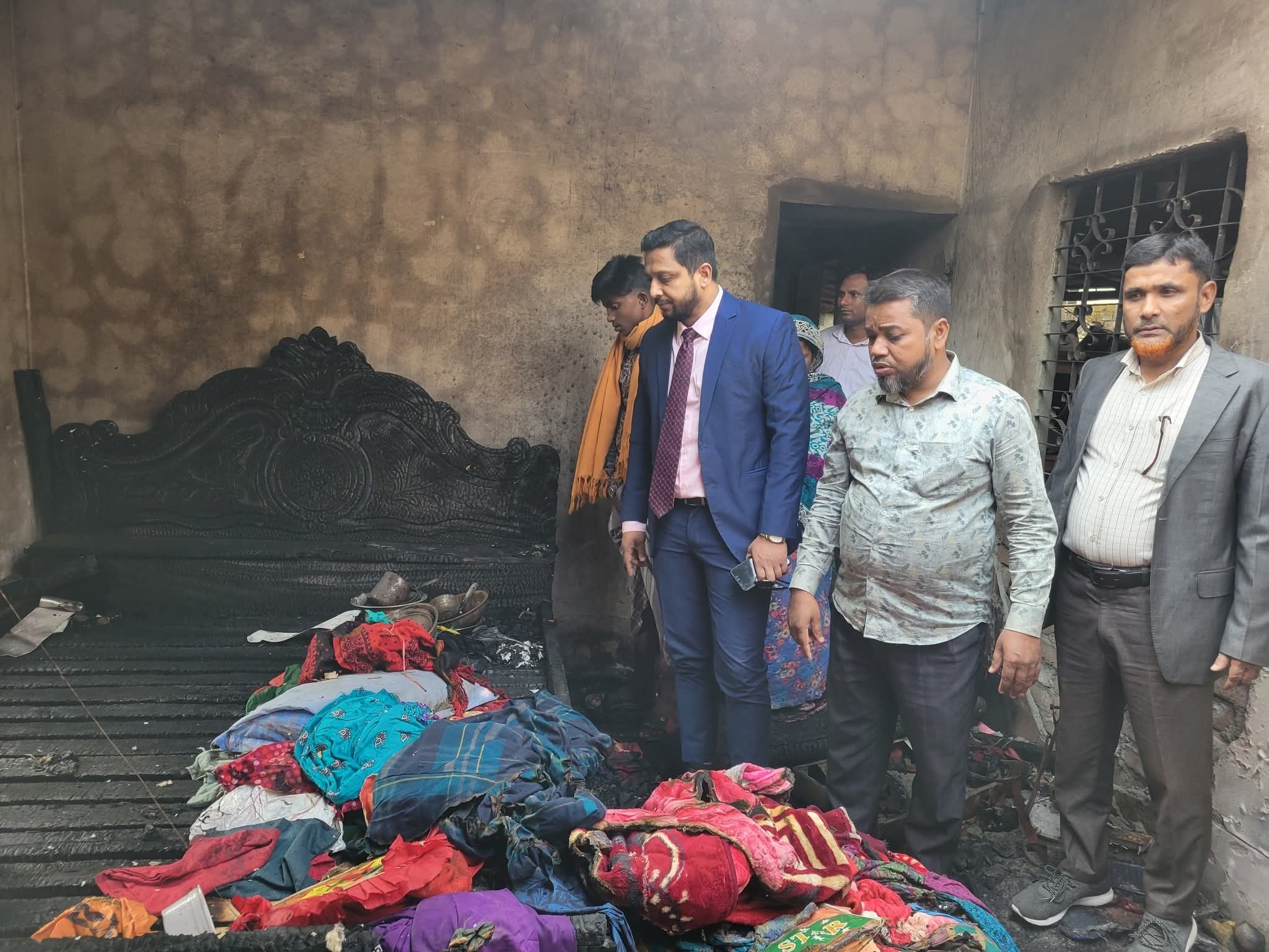 শেরপুরে ভয়াবহ অগ্নিকাণ্ডে বসতবাড়ি ও ফার্নিচারের দোকান ভস্মীভূত