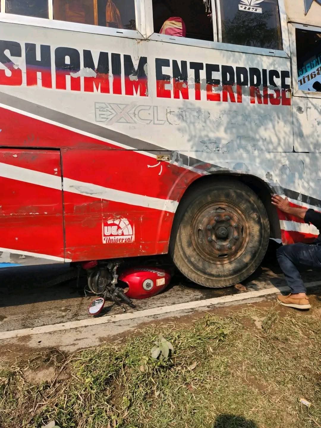 পীরগঞ্জে সড়ক দুর্ঘটনায় মোটরসাইকেল আরোহী স্কুলছাত্র আহত