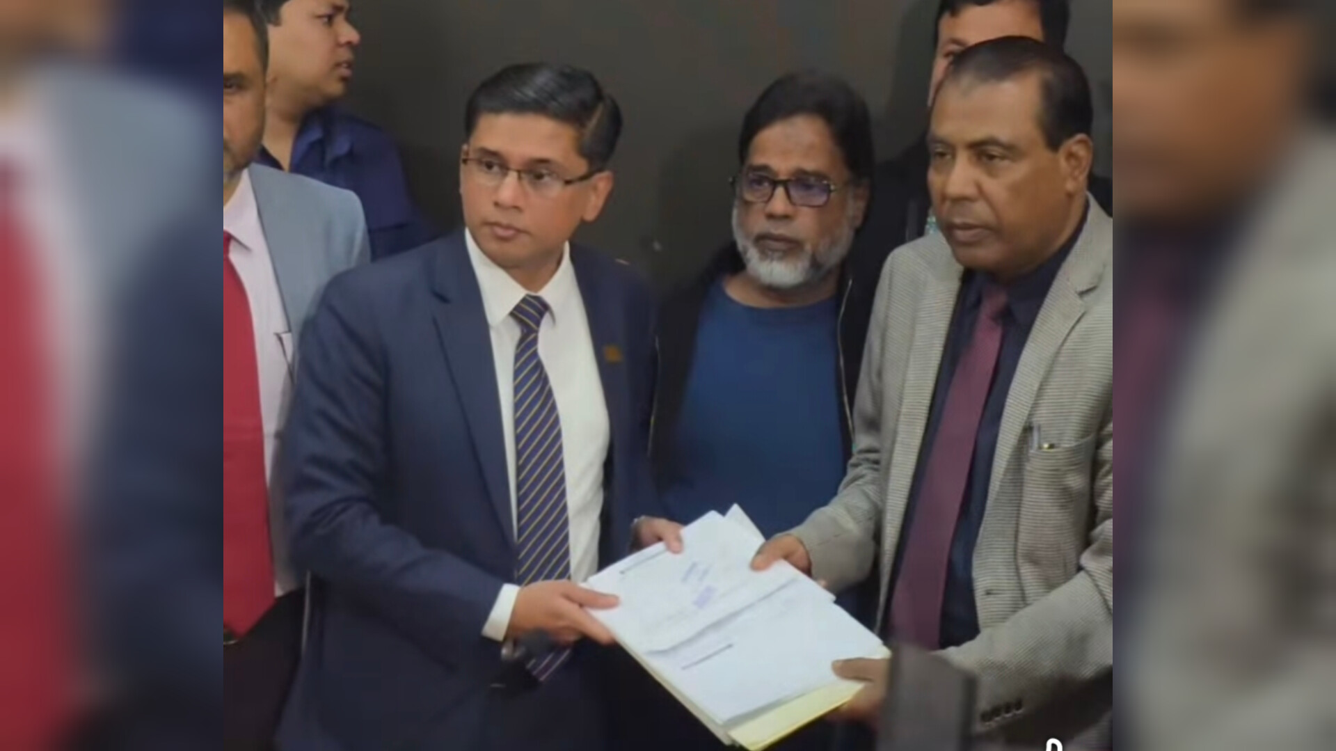 বগুড়া-৬ আসনে তারেক রহমানের মনোনয়নপত্র জমা