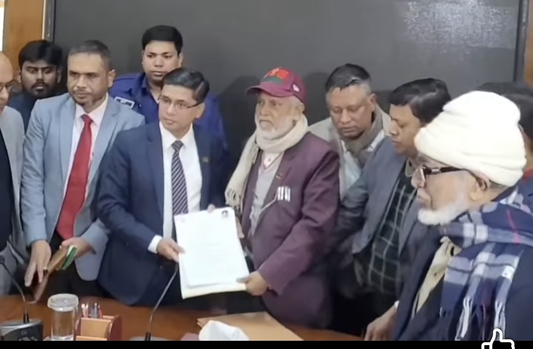 বগুড়া-৭ আসনে খালেদা জিয়ার মনোনয়নপত্র দাখিল