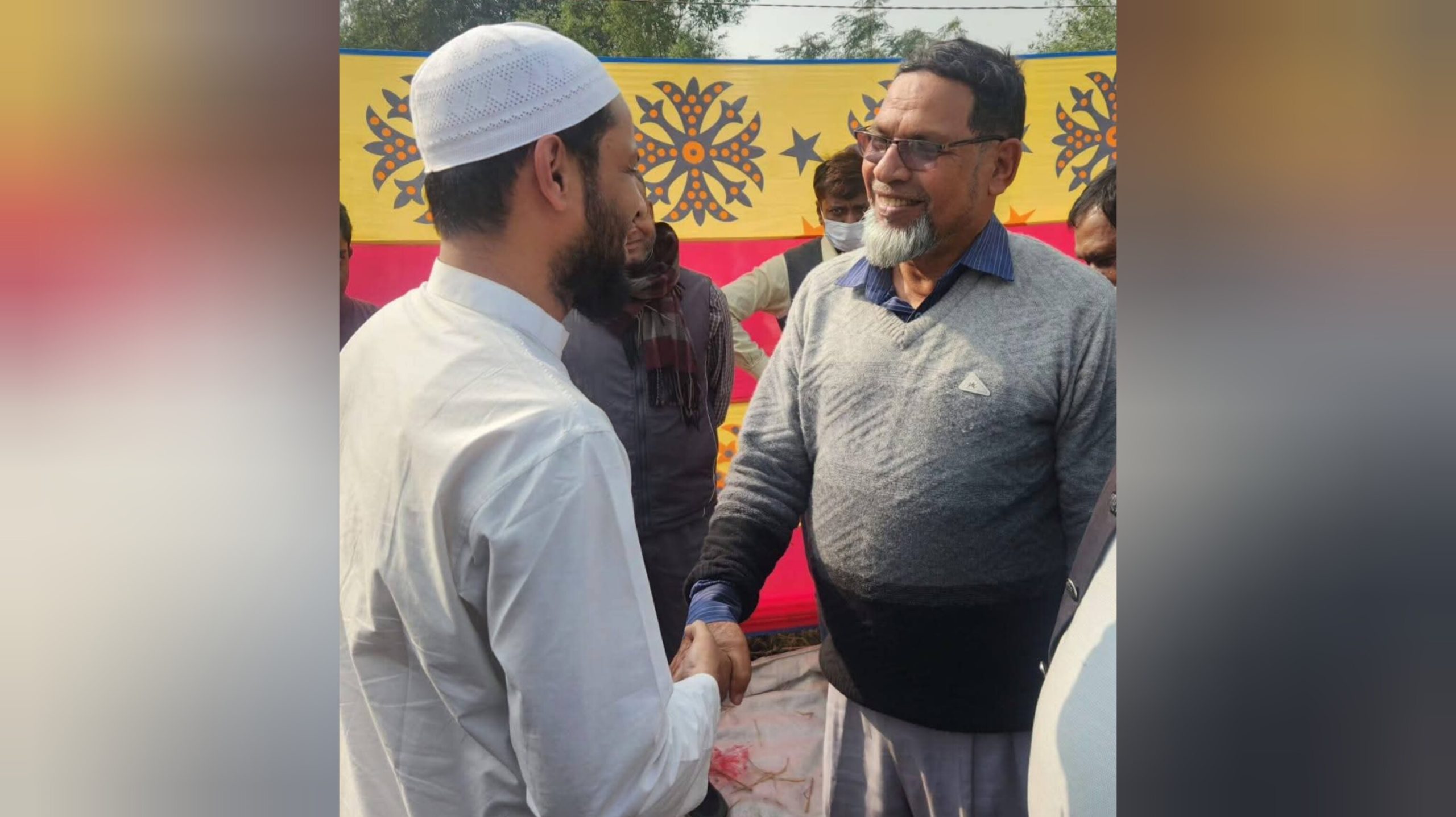 দুপচাঁচিয়ায় বিএনপি ও জামায়াত প্রার্থীদের মধ্যে কুশল বিনিময়