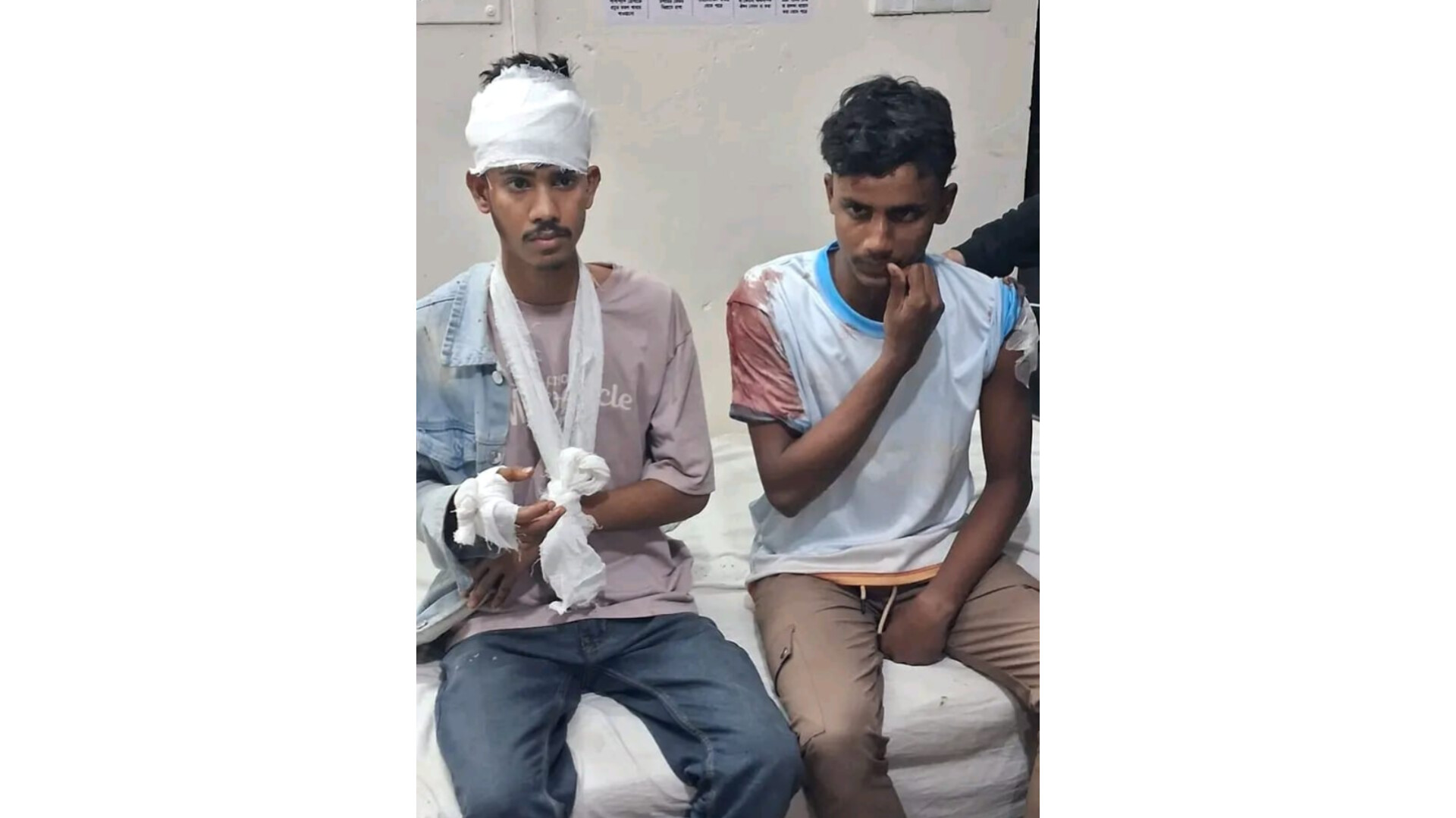 পলাশবাড়ীতে নির্বাচনী গণসংযোগে শিবিরের নেতাকর্মীদের উপর ছাত্রদল কর্মীর নৃশংস হামলা