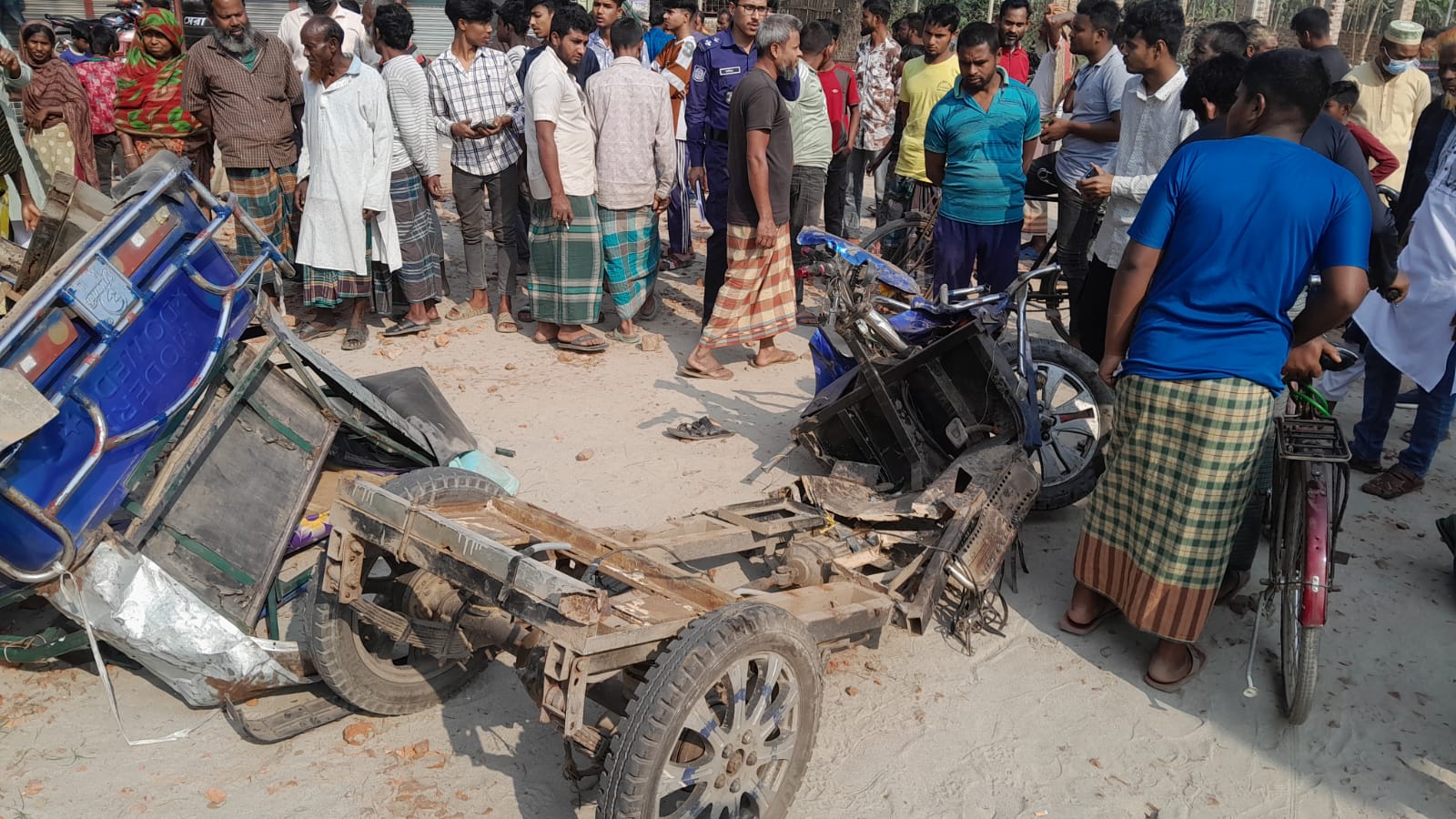 সাদুল্লাপুরে ট্রাক ও সিএনজি মুখোমুখি সংঘর্ষে ২ জন নিহত এবং গুরুতর আহত ৫/৬ জন