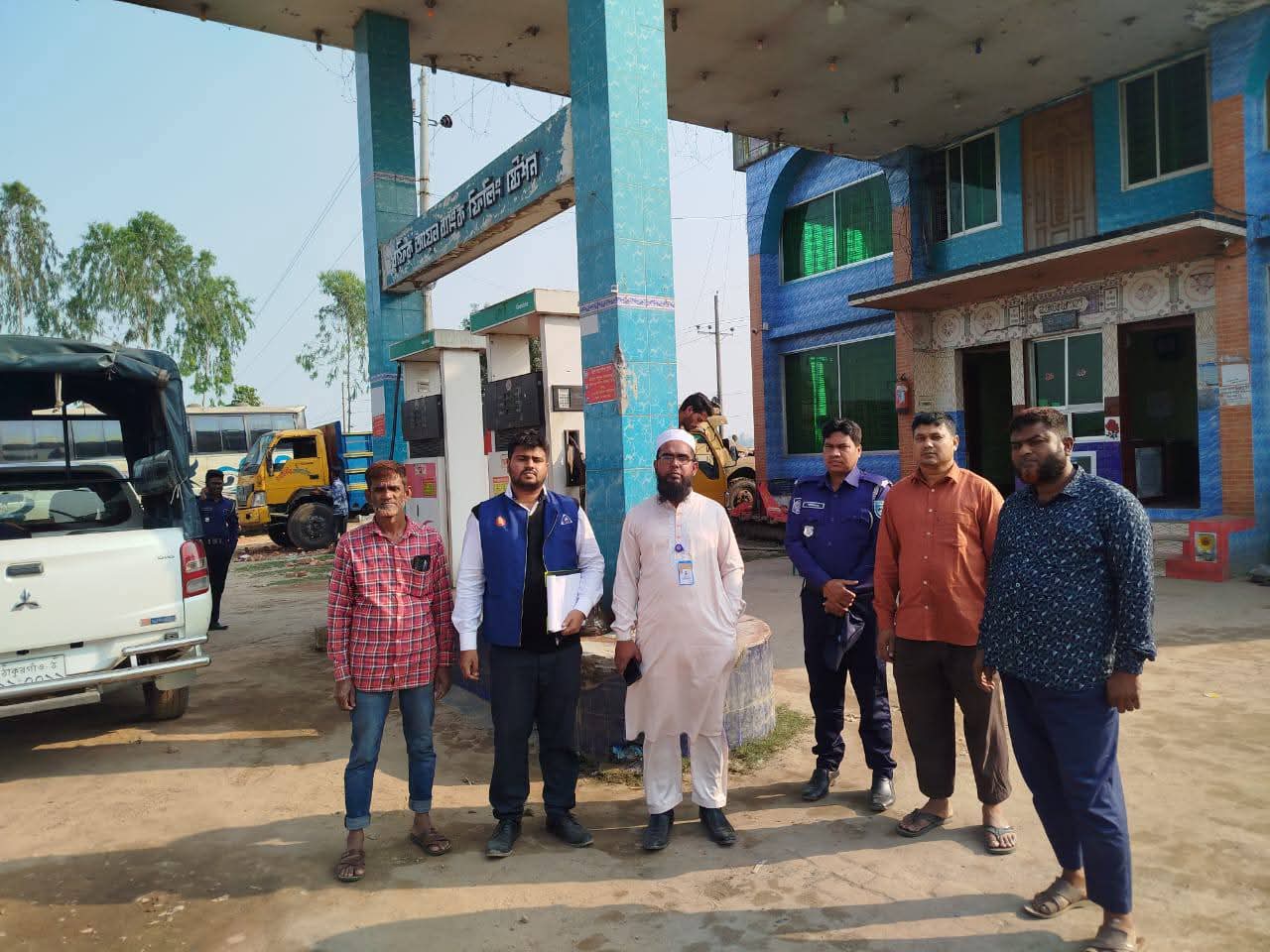 ঠাকুরগাঁওয়ের রাণীশংকৈলে পেট্রোল পাম্পে অনিয়ম, ভ্রাম্যমাণ আদালতের জরিমানা