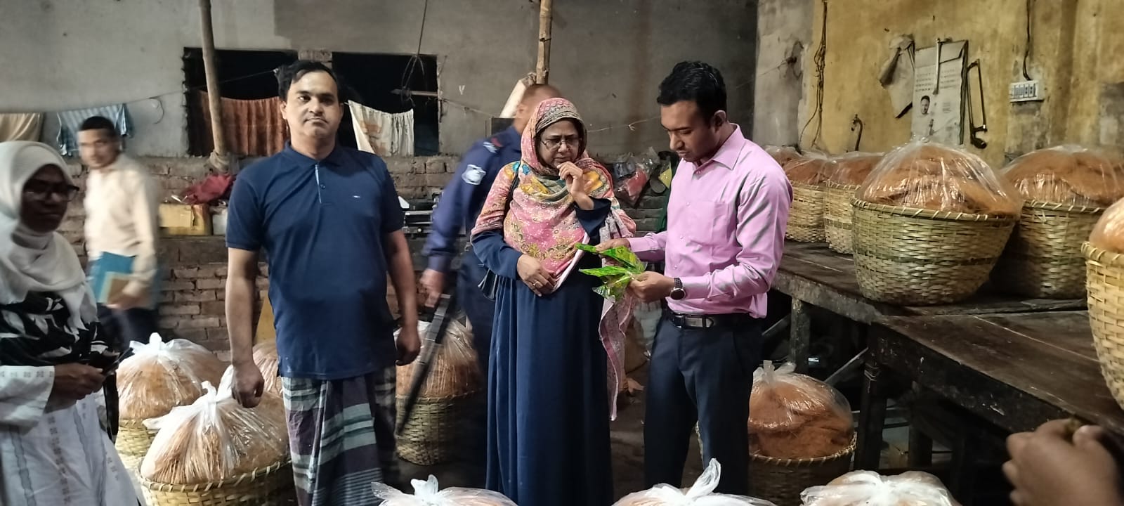অস্বাস্থ্যকর পরিবেশে সেমাই উৎপাদন করায় ২ লাখ টাকা জরিমানা