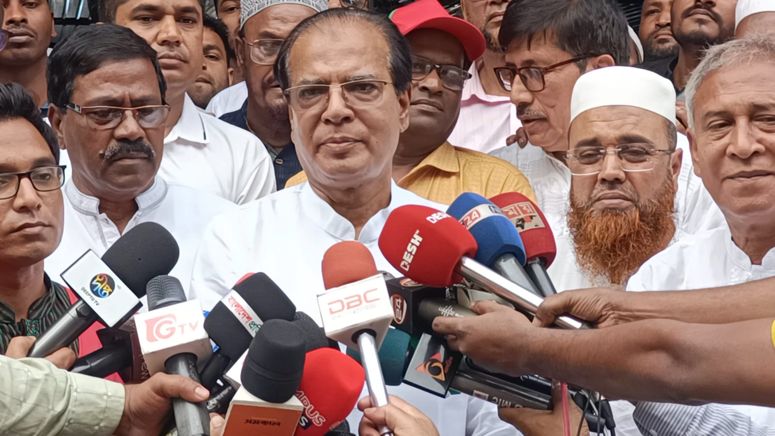 “তিস্তা মহাপরিকল্পনার কাজ দ্রুত শুরু হবে, দুই কোটি মানুষের ভাগ্য পরিবর্তনে কাজ চলছে” ——কুড়িগ্রামে ত্রাণমন্ত্রী দুলু