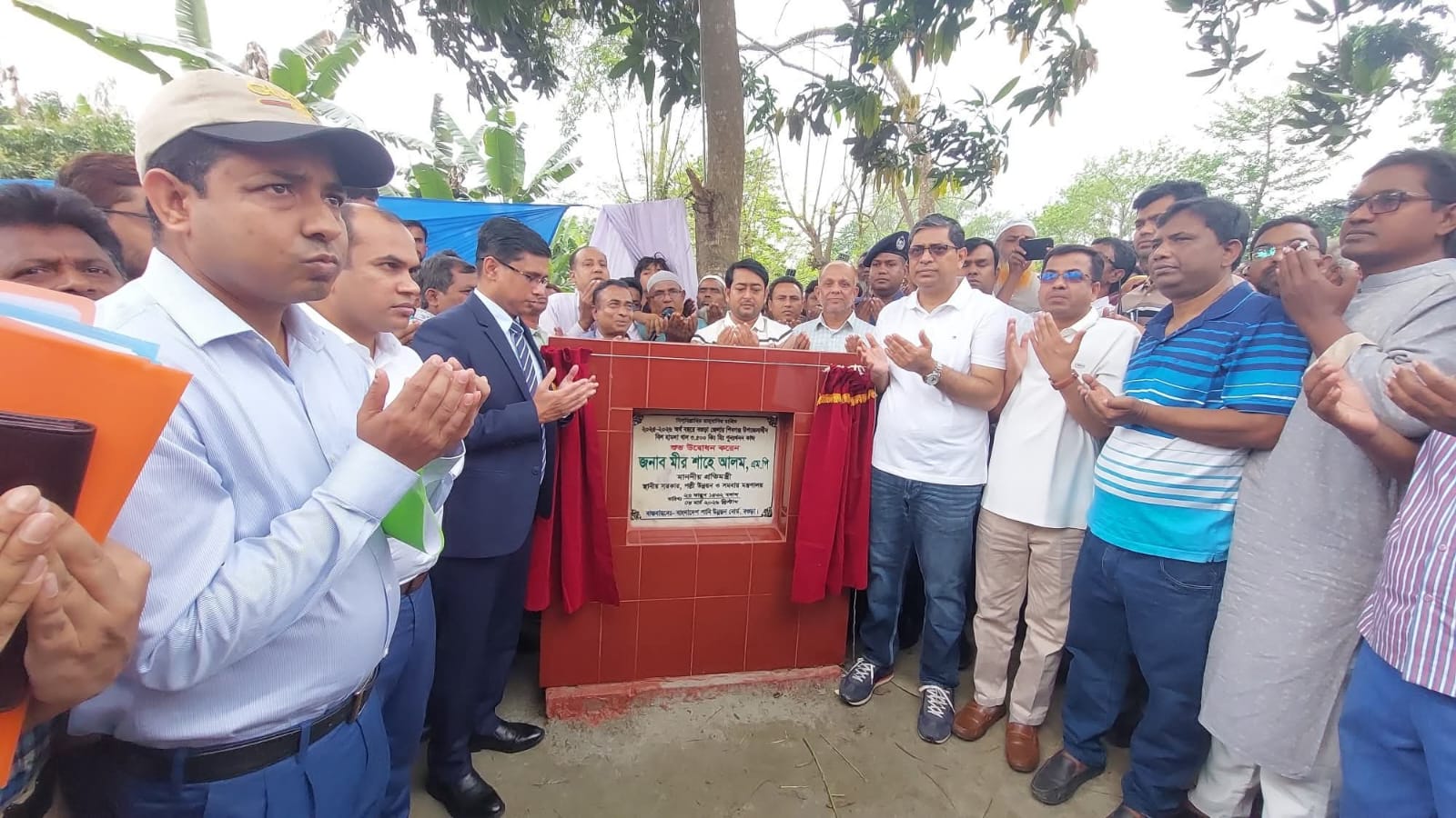 শিবগঞ্জে বিলহামলা খাল পুনঃখননের উদ্বোধন করলেন প্রতিমন্ত্রী মীর শাহে আলম