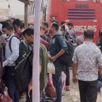 প্রিয়জনের সাথে পবিত্র ঈঁদুল ফিতরের আনন্দ ভাগা ভাগী করতে বাড়ির টানে দৌলতদিয়ায় মানুষের স্রোত