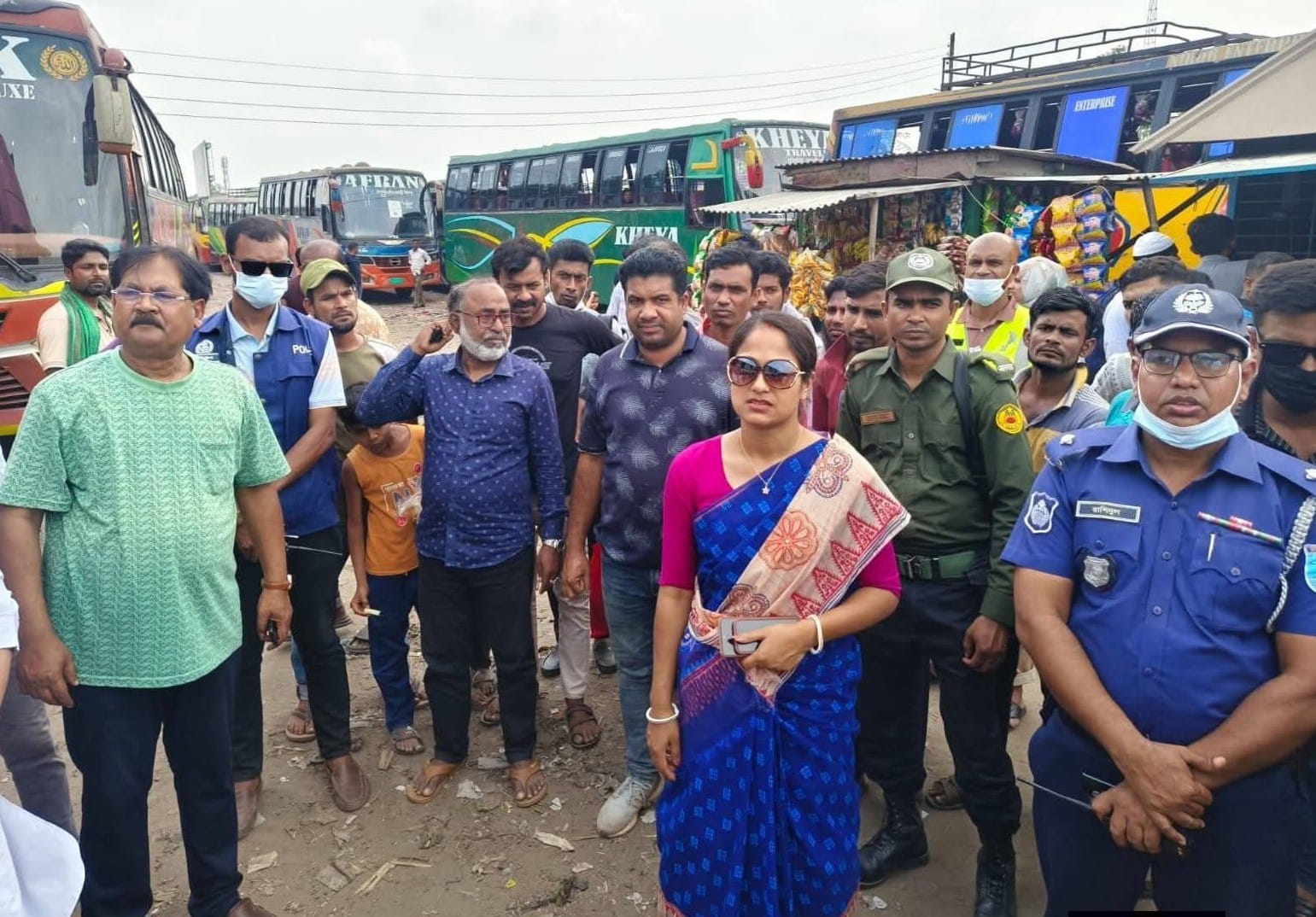 গোয়ালন্দে ইউএনওকে যাত্রী ভেবে অতিরিক্ত ভাড়া দাবী: ২ চালককে জড়িমানা