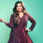 অশালীন গানে আর কণ্ঠ দেবেন না শ্রেয়া ঘোষাল