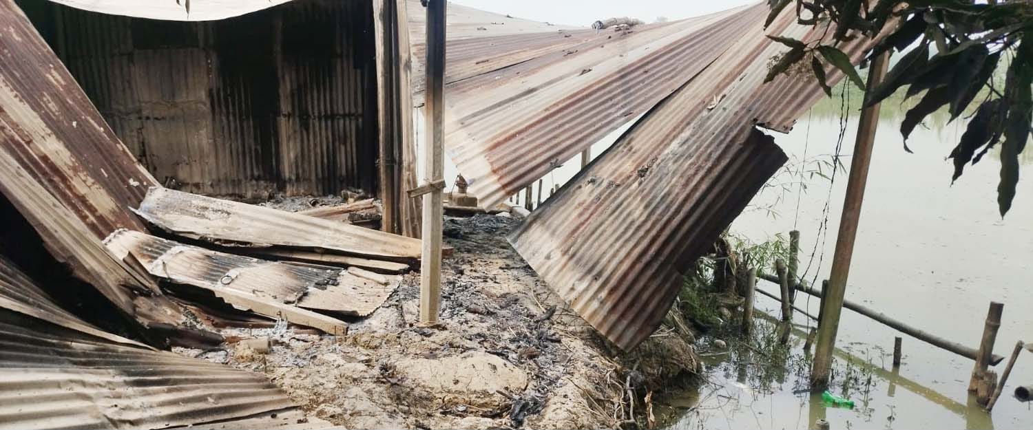 দুপচাঁচিয়ায় পুকুরে বিষ প্রয়োগ ও আগুন