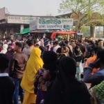 হাজারো মানুষের ভিড়, কিন্তু কাউন্টারে বাস নেই; উত্তপ্ত মহাখালী টার্মিনাল