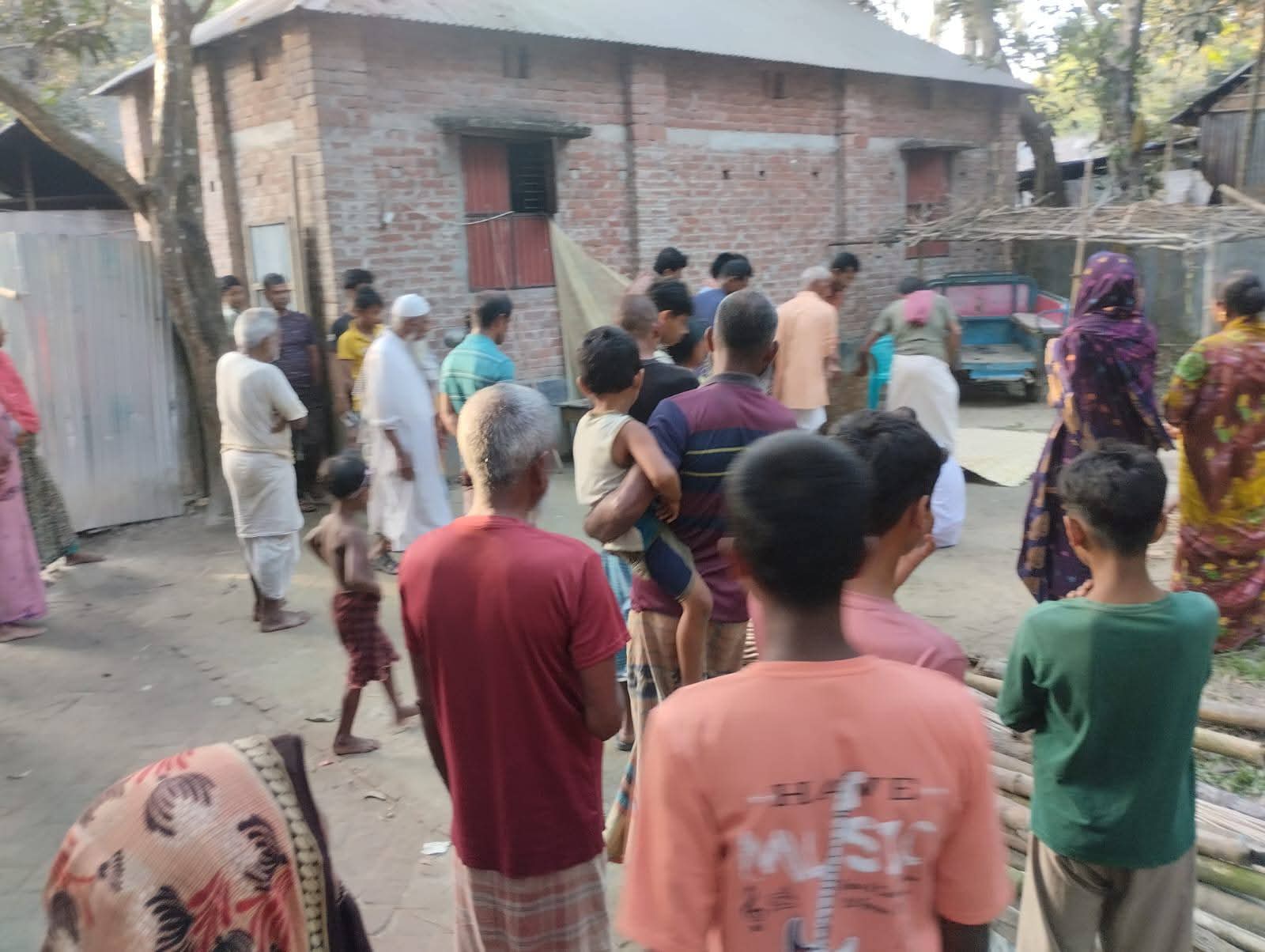 গাইবান্ধায় পুকুরে পানি দিতে গিয়ে বিদ্যুৎস্পৃষ্টে কৃষকের মৃত্যু