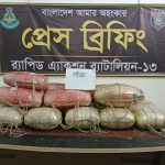 কুড়িগ্রামে র‌্যাবের অভিযানে খাটের নিচ থেকে প্রায় ২ মণ গাঁজা উদ্ধার, কারবারি গ্রেফতার