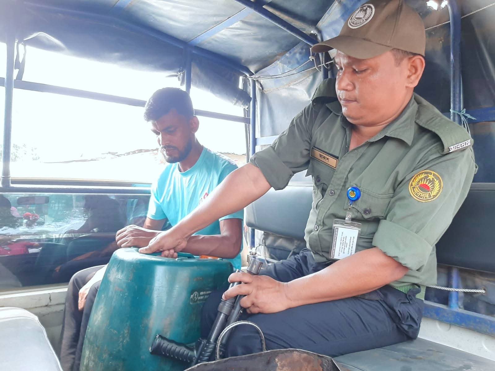গোবিন্দগঞ্জে পেট্রোল মজুদ করে বিক্রির অপরাধে এক ব্যবসায়ী কারাদণ্ড