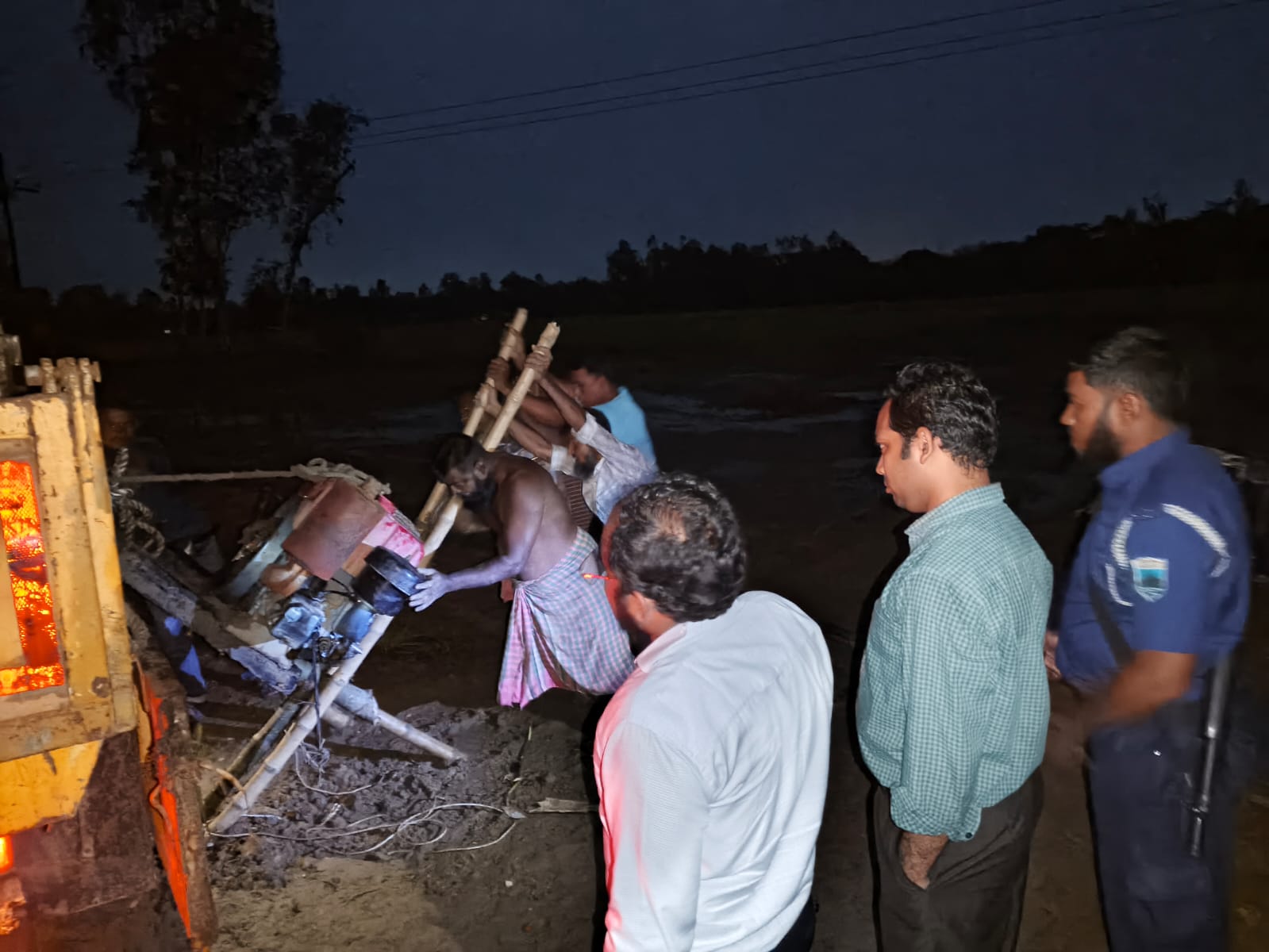 অবৈধ বালু মহালে ভ্রাম্যমাণ আদালতের অভিযান, মেশিন জব্দ