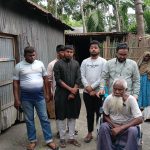রাজারহাটে ‘জেগে উঠো ফাউন্ডেশন’র হাত ধারে প্রতিবন্ধী জলিল কে হুইলচেয়ার সহায়তা