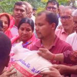 পলাশবাড়ীতে ৪ হাজার অসহায় সনাতনী পরিবারের মাঝে চাল বিতরণ