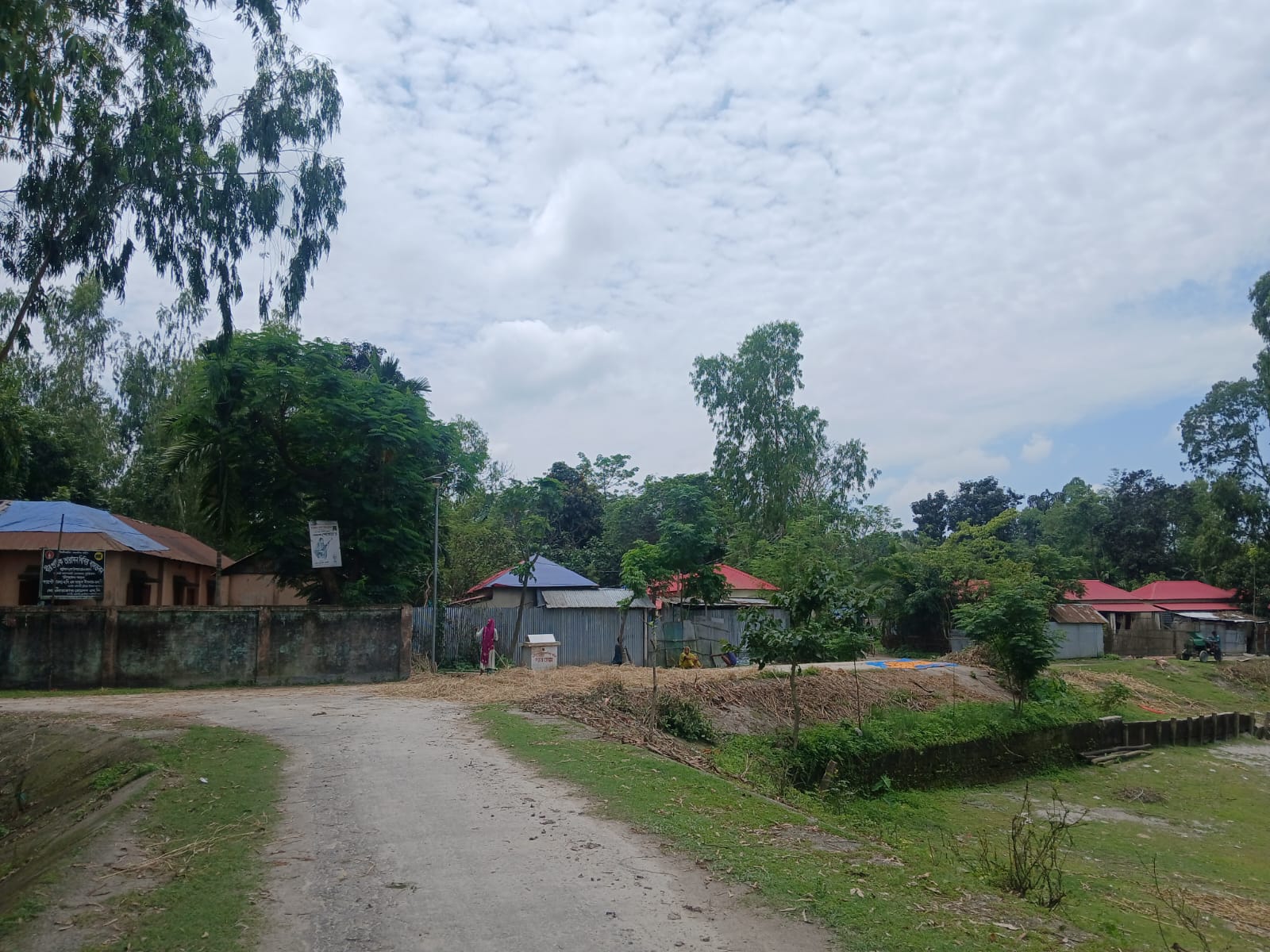 সরকারি আবাসনের খাস জমি ব্যক্তি মালিকানায় দিচ্ছেন এসিল্যান্ড!