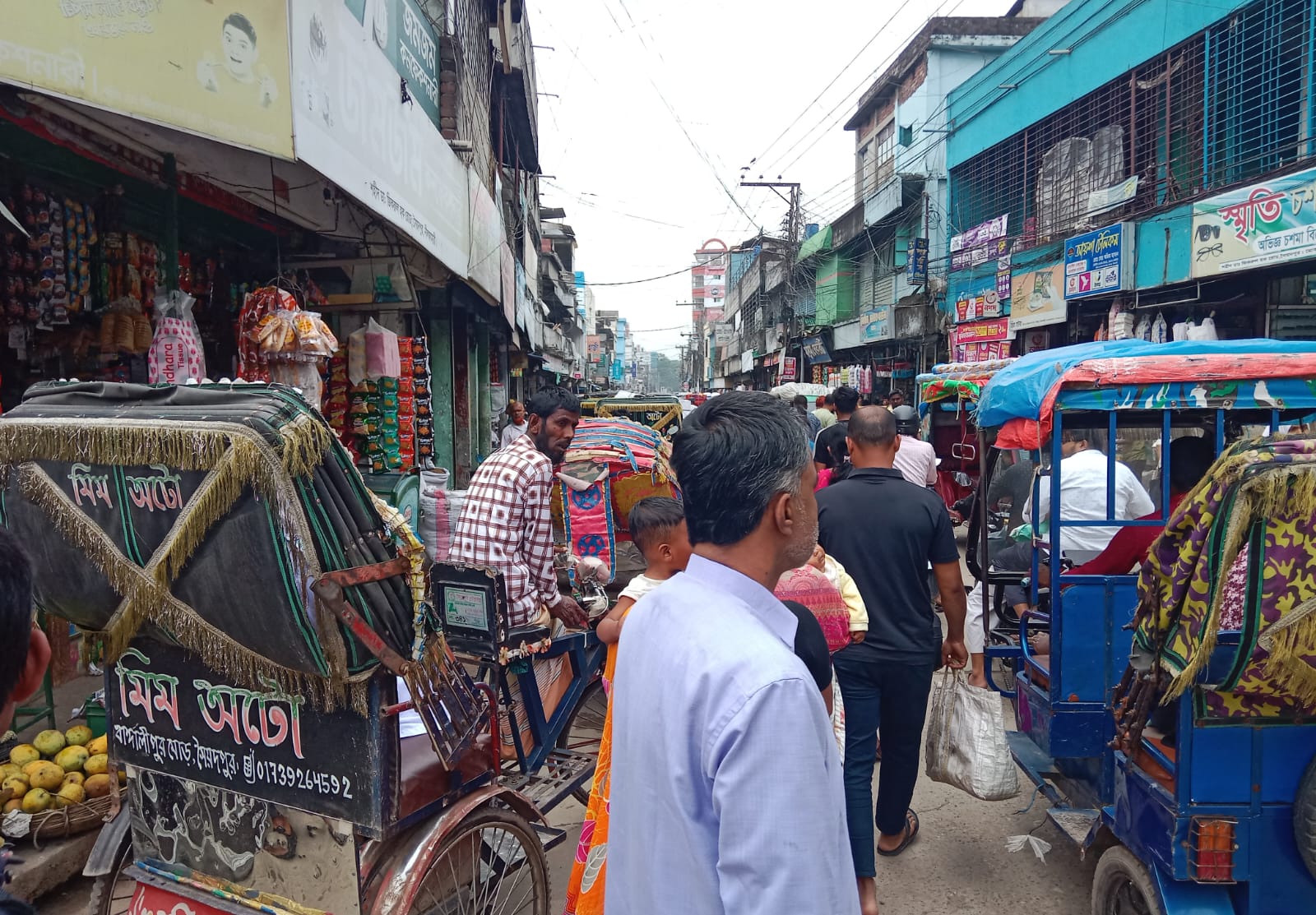 ট্রাফিক ব্যবস্থাপনার দুর্বলতার কারণে যানজটে নাকাল সৈয়দপুরবাসি