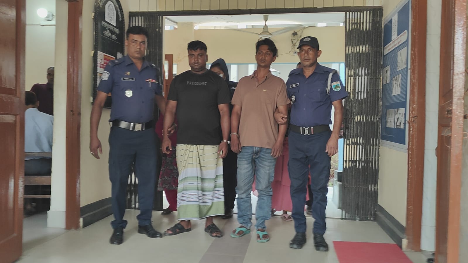 বগুড়া শেরপুরে সংঘবদ্ধ ইজিবাইক চোর চক্রের ৪ সদস্য গ্রেপ্তার, উদ্ধার ৪টি ইজিবাইক