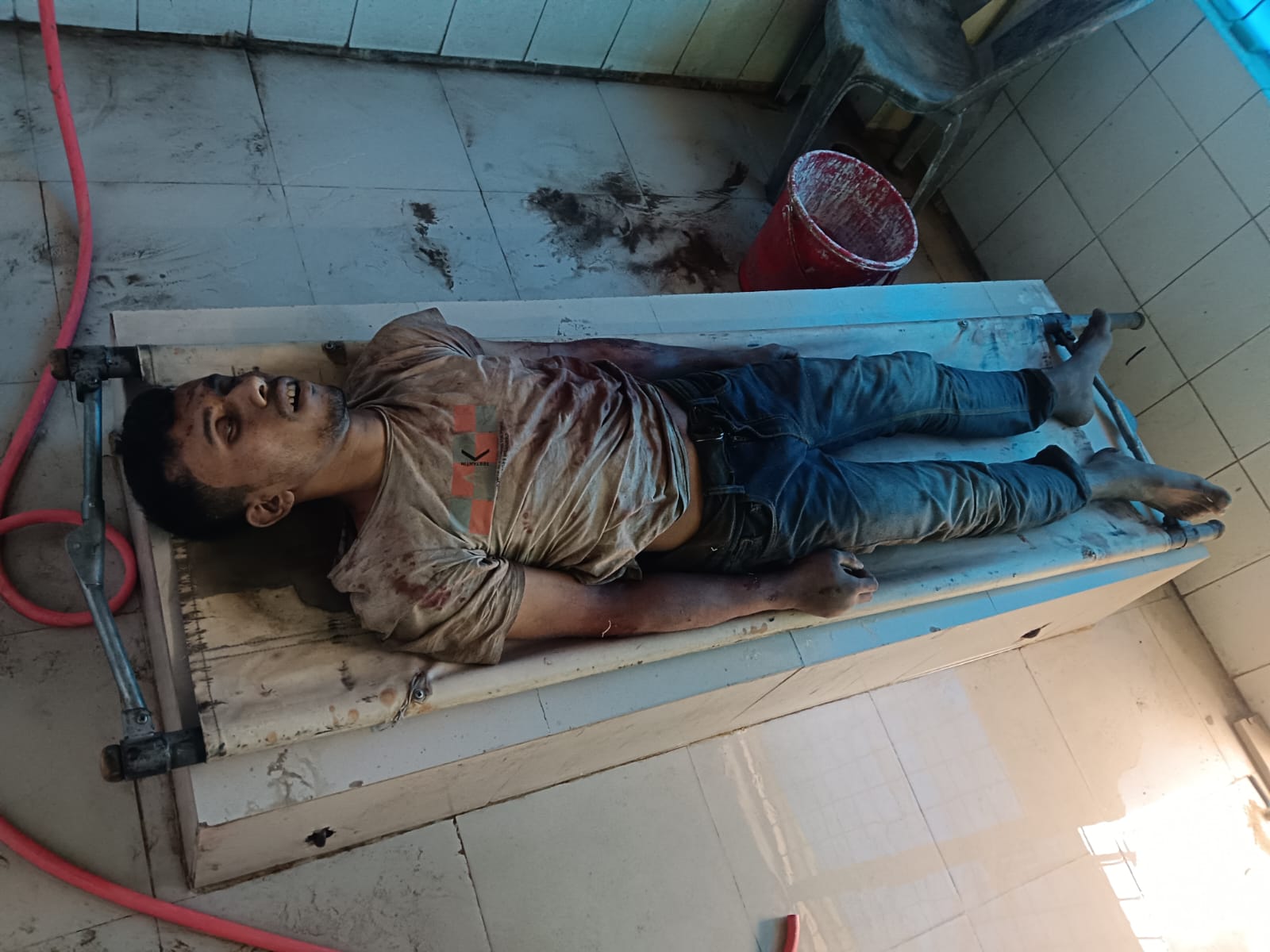 ‎বগুড়ার শেরপুরে ট্রান্সফরমার চুরি করতে গিয়ে গণপিটুনিতে এক যুবকের মৃত্যু