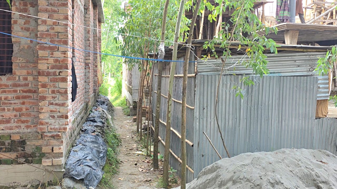 শেরপুরে রাস্তা বন্ধের অভিযোগ, তদন্ত চেয়ে ইউএনওর কাছে আবেদন