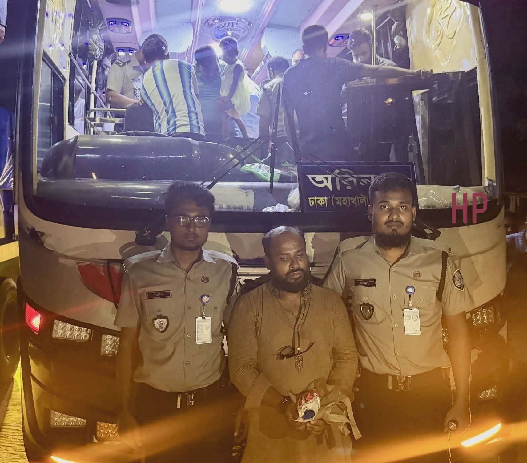 বগুড়ায় ২ হাজার ইয়াবাসহ কক্সবাজারের করিম গ্রেপ্তার