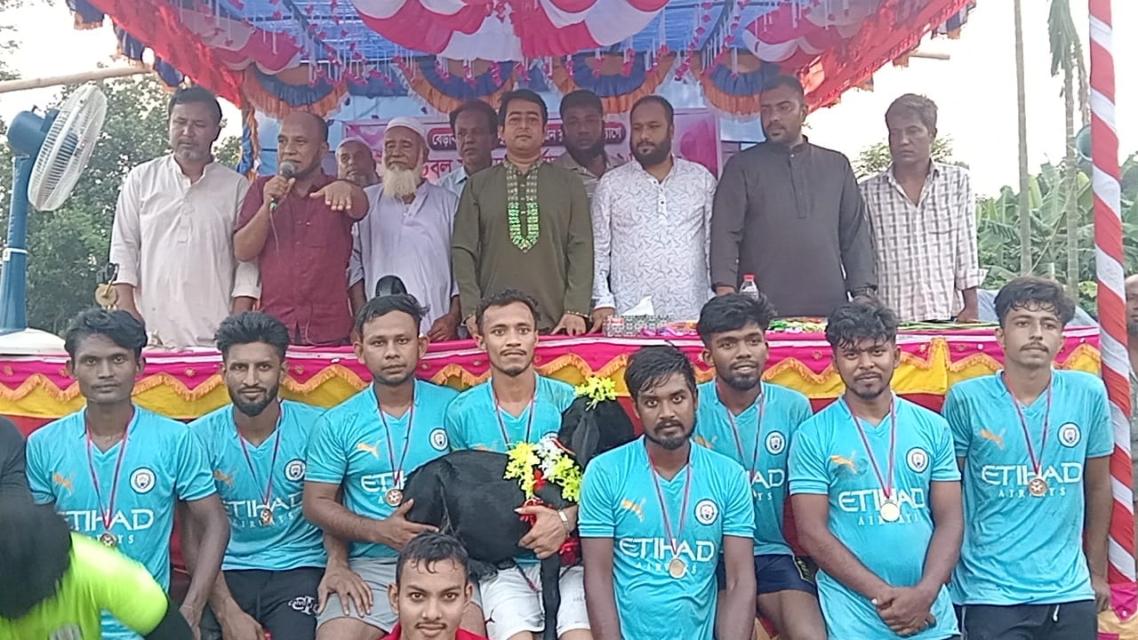 শিবগঞ্জে যুব উন্নয়ন ক্লাবের ফুটবল ফাইনাল খেলা অনুষ্ঠিত