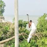 ব্রহ্মপুত্রের ভাঙনে মুহূর্তেই হারাল ২৫ পরিবারের ঠিকানা, আতঙ্কে তীরবর্তী মানুষ